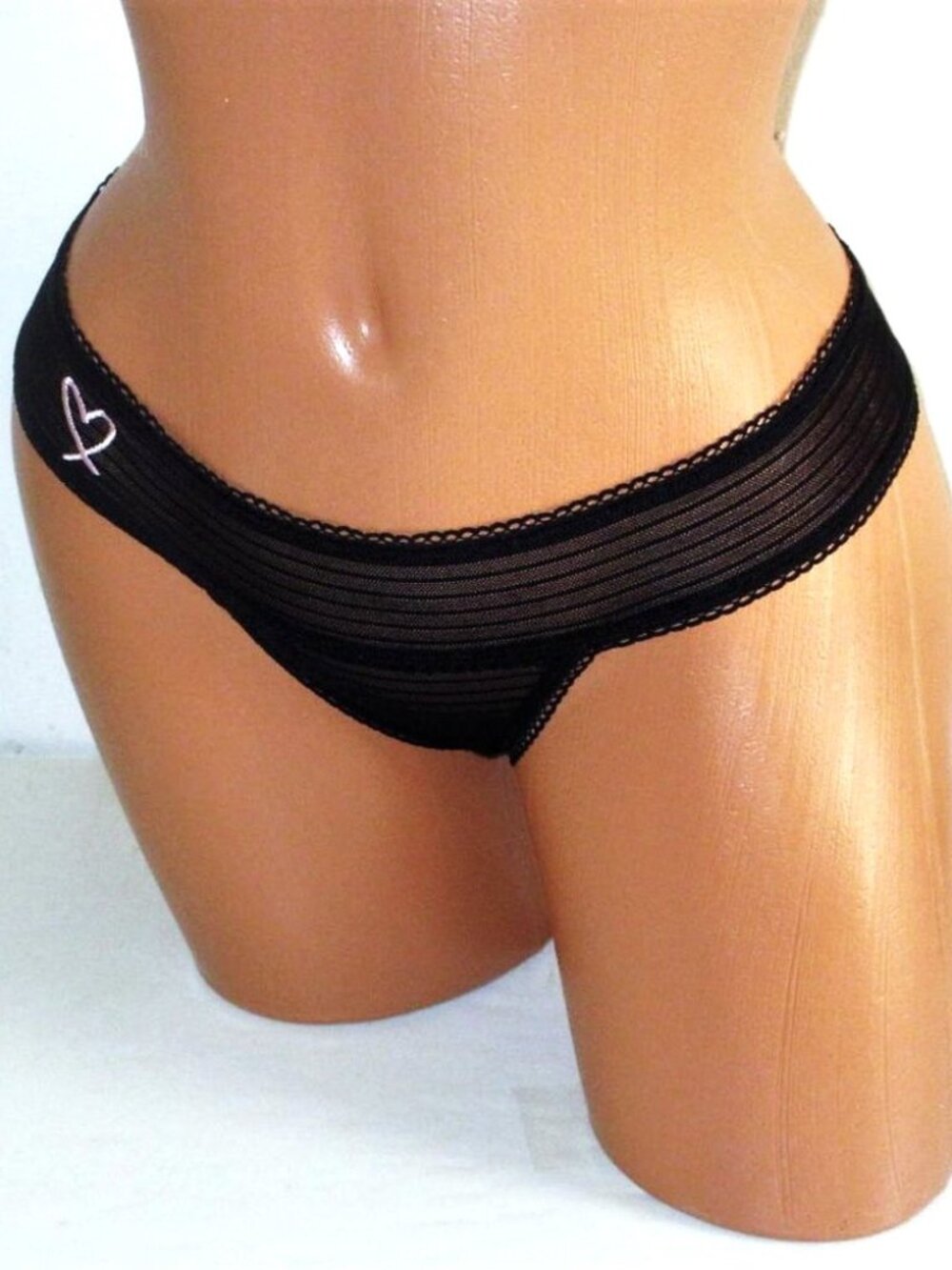 VICTORIA SECRET Wide Side Strap Thong Panty Black Pink Heart Embroidery Size S